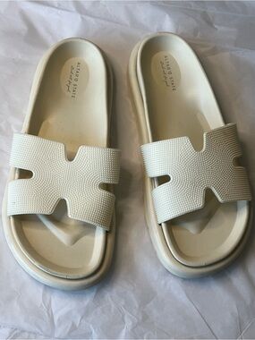 Altar'd State Cream Slip-On Foam Slides
